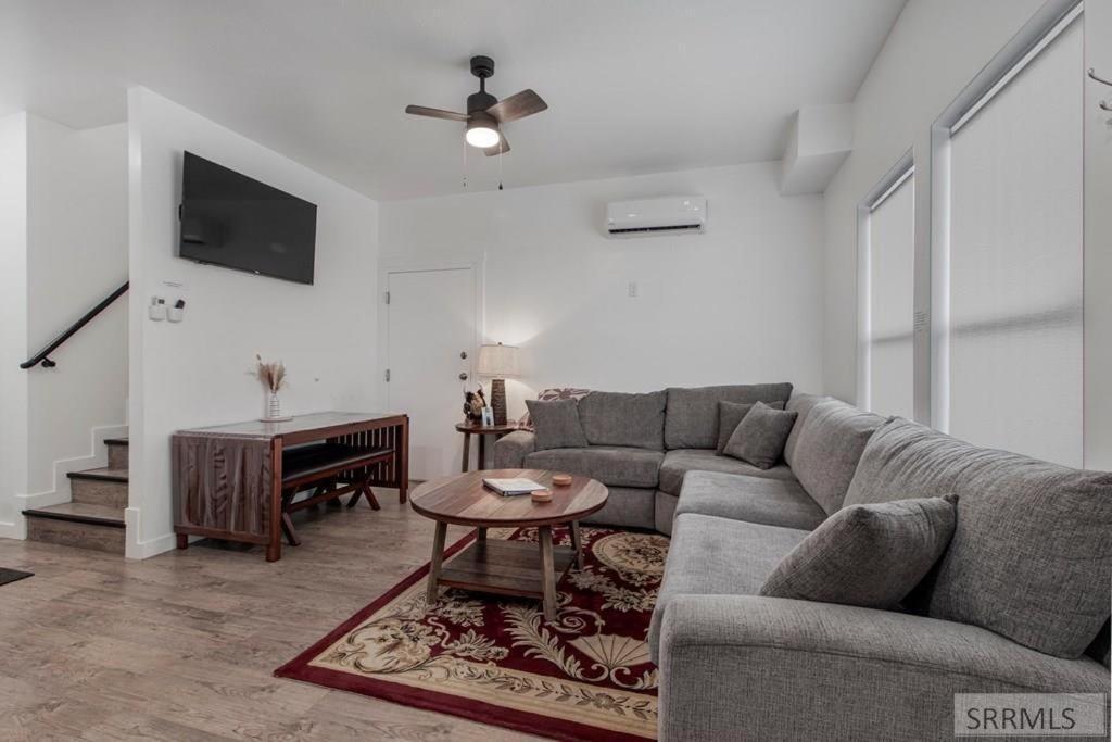 Winzig Lodge لافا هوت سبرينغس المظهر الخارجي الصورة